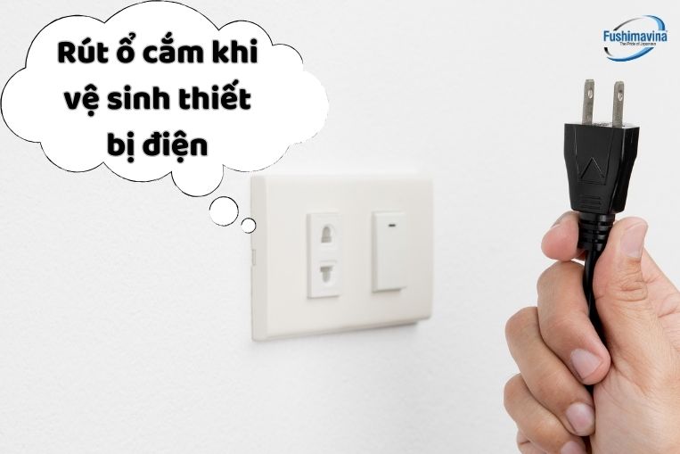 Chú Ý An Toàn Cả Trước Và Sau Khi Vệ Sinh Tủ